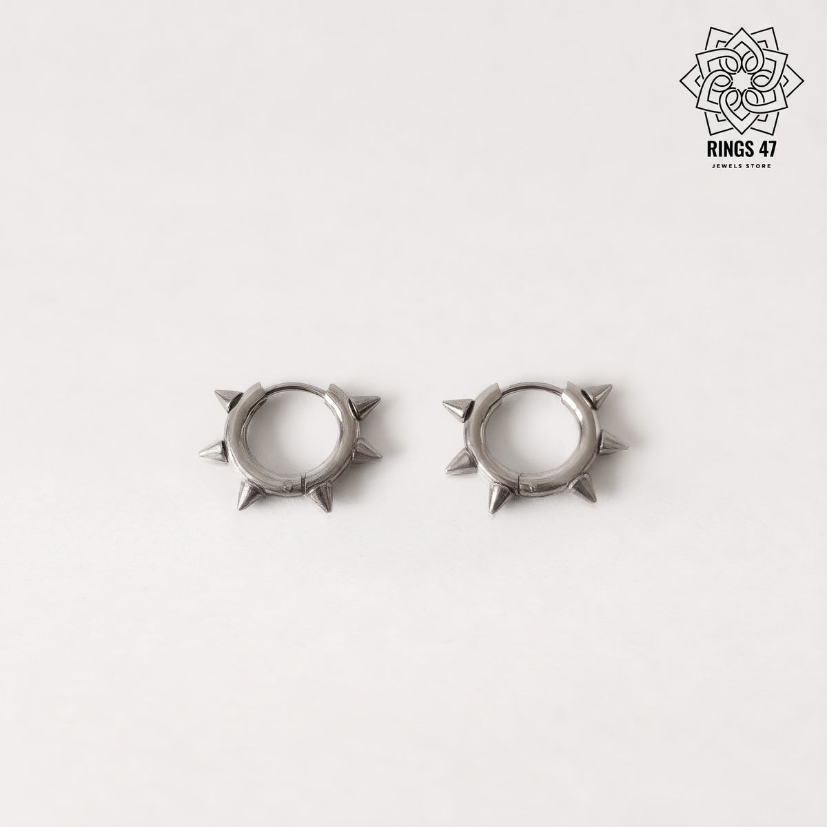 Boucles d'oreilles créoles punk à pointes argentées en acier inoxydable